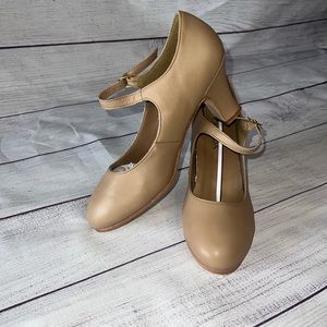 Women’s Capezio Character Shoe